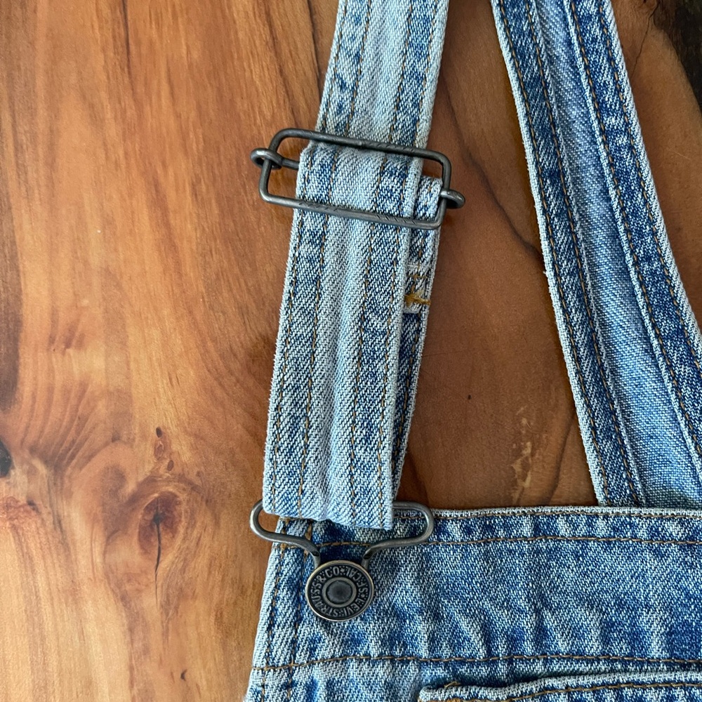 Vintage Levi's Denim Shortalls - Picture 6 of 12